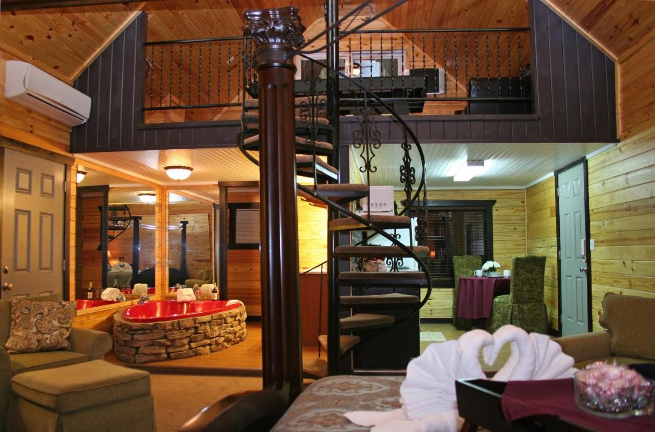 Lover’s Loft Cabin