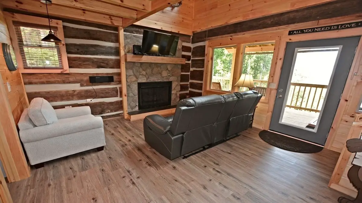 Lover’s Loft Cabin