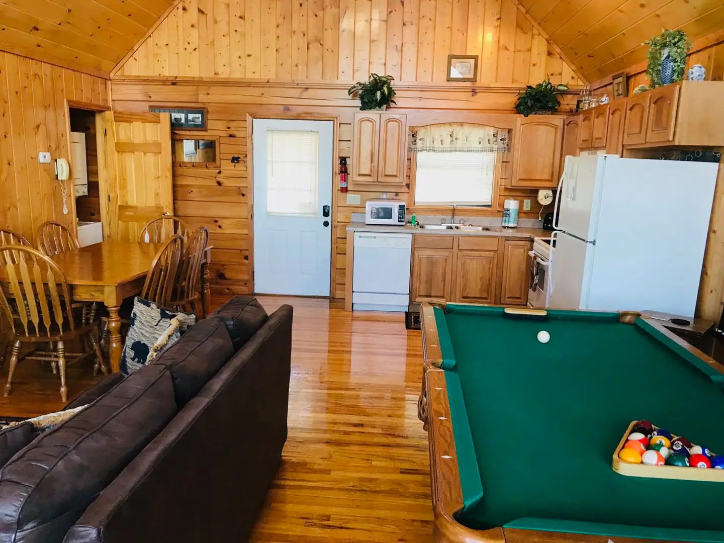 Hidden Springs Tennessee Honeymoon Cabins