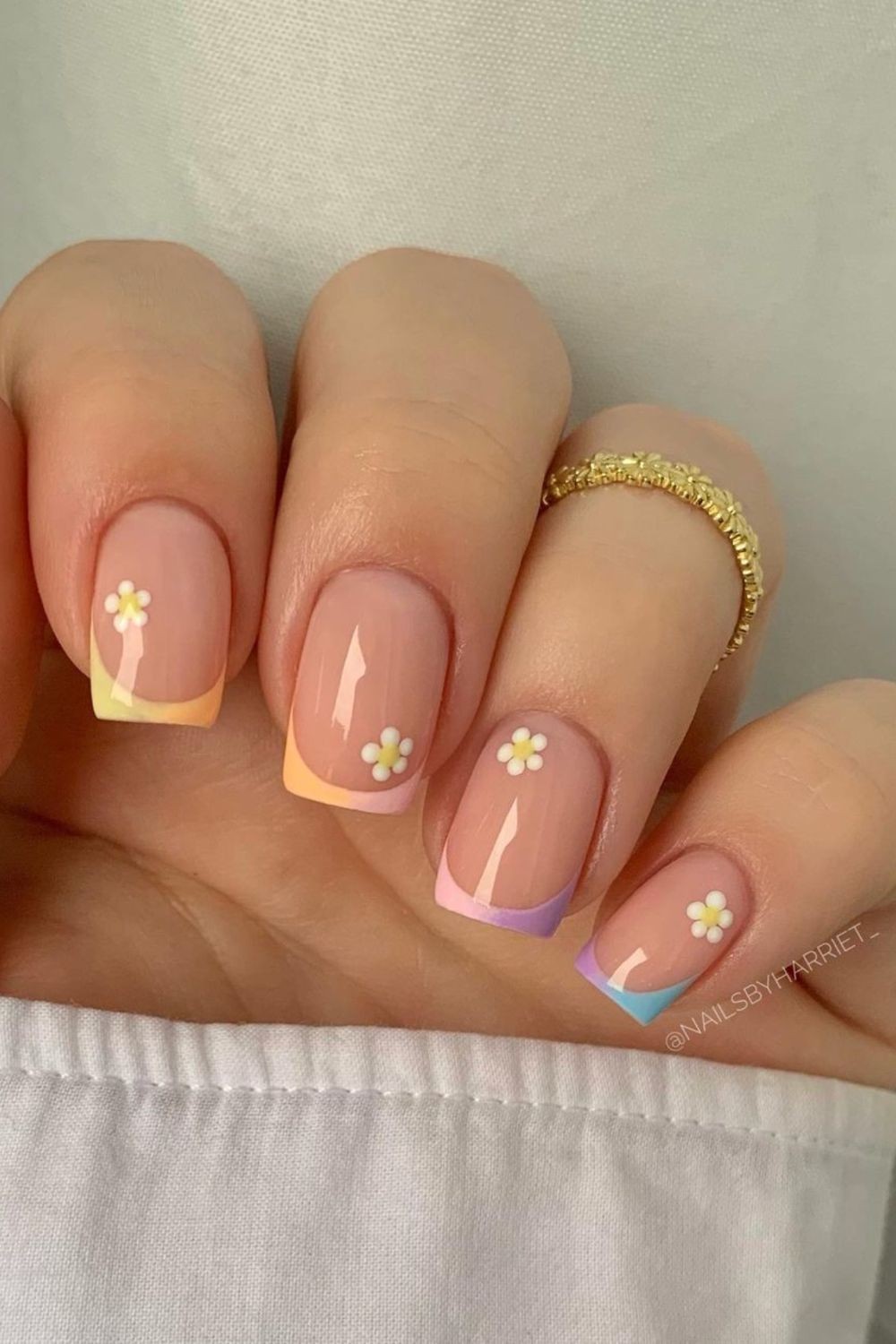 Pastel French Tips with Dainty Daisies
