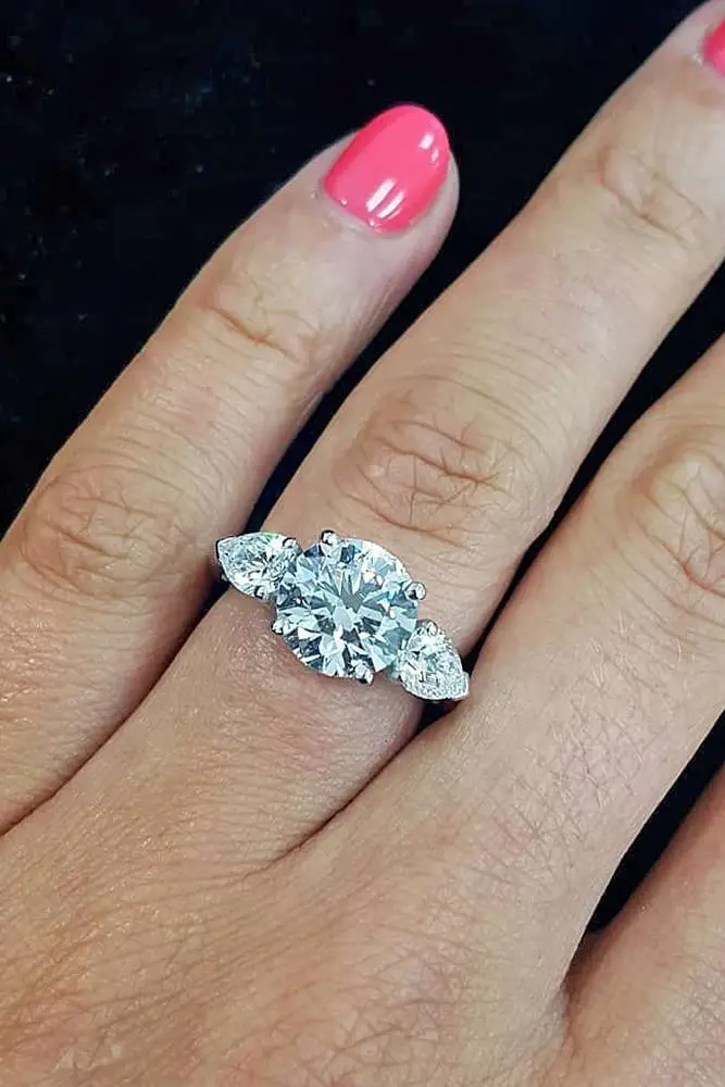 Source: Instagram@rosedalefinejewelry, Instagram@dubai.rocks, Instagram@josephschubachjewelers