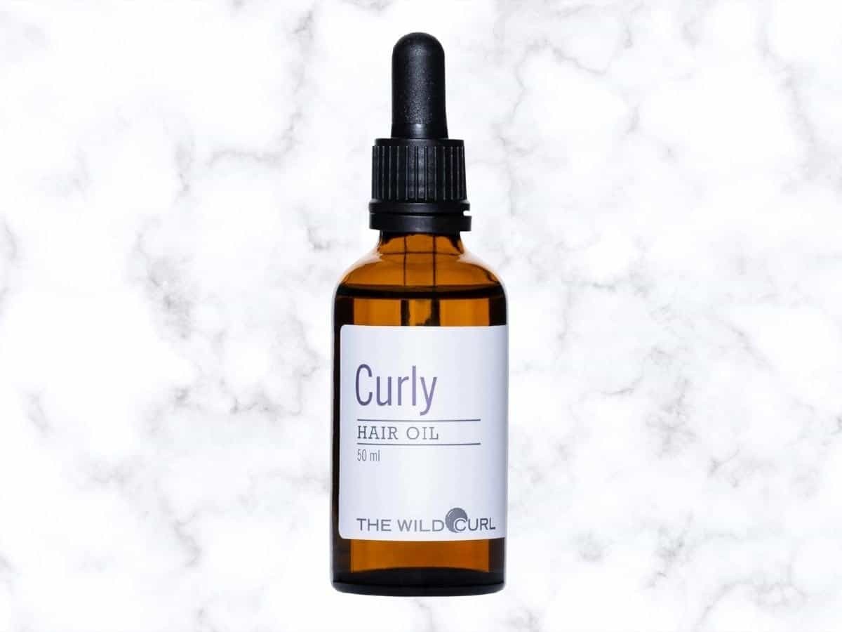 Recommended Oil to Get Rid of Frizzy Curly Hair