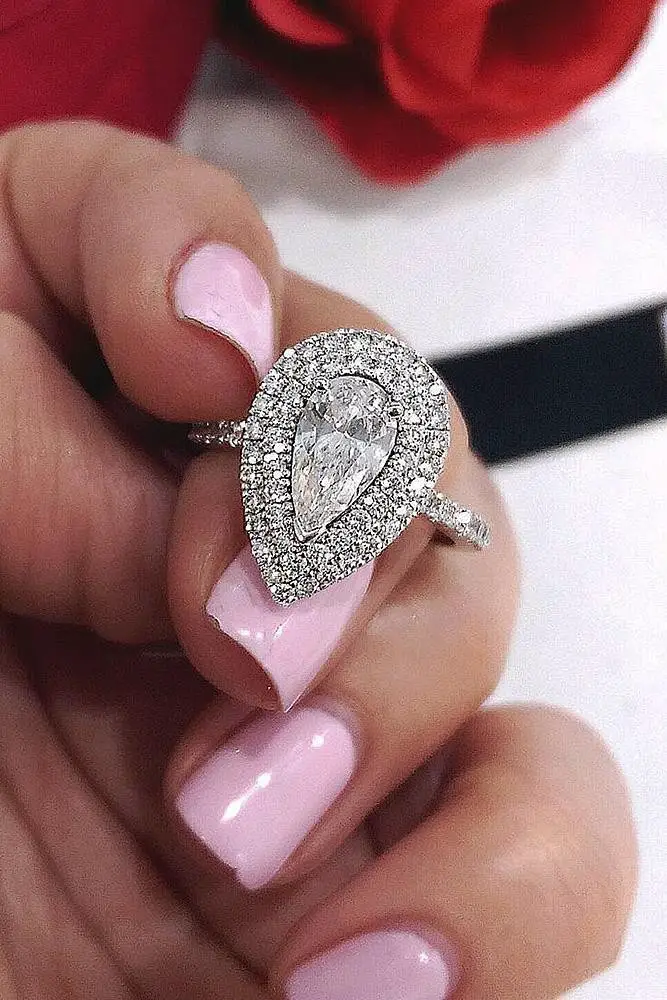 Source: coastdiamondjewelry via Instagram, ajbjewelry via Instagram, paradejewellers via Instagram